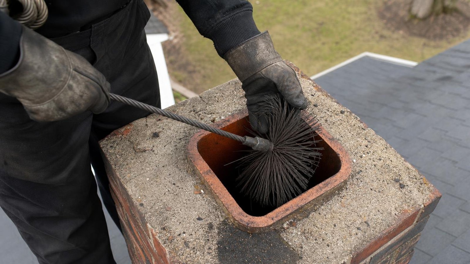 Local chimney sweep & inspection for Liberty homes